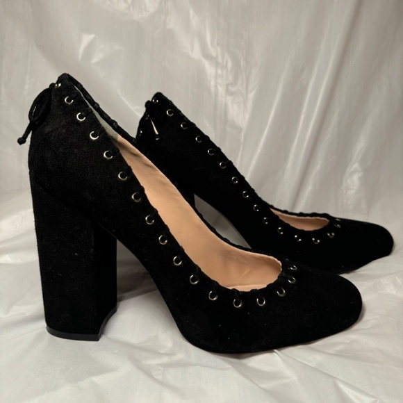 Karl Lagerfeld Paris Black Suede Grommet Heels Block Heel Size 9 - Picture 1 of 13